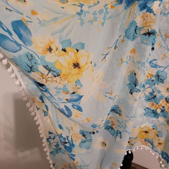 Sass Chic poncho style cover-up - Picture 4 of 6